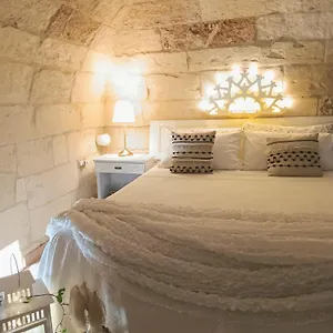 palazzo-emy.lecce-hotels.com/