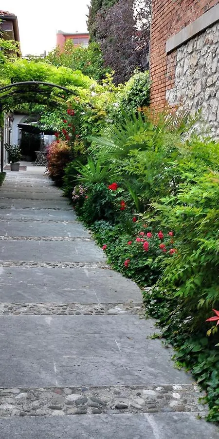 Corte Merighi Charming Rooms Βερόνα Bed and Breakfast