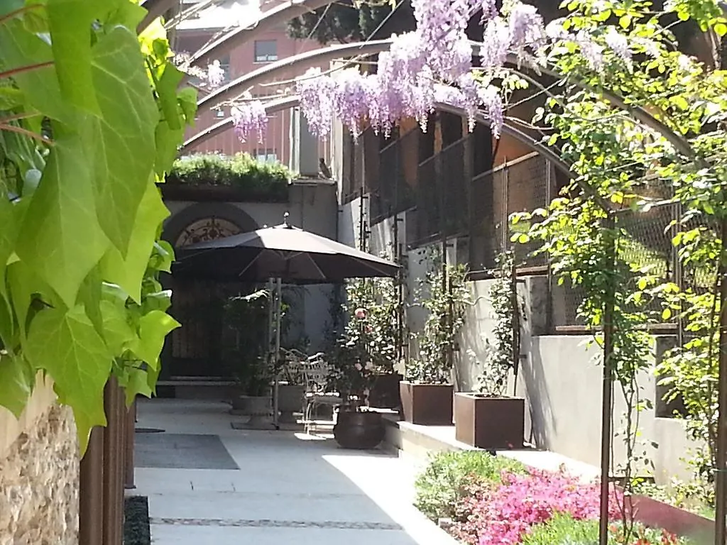 Corte Merighi Charming Rooms Βερόνα Bed and Breakfast