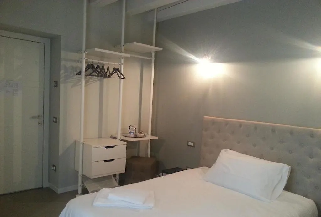 Bed and Breakfast Corte Merighi Charming Rooms Βερόνα