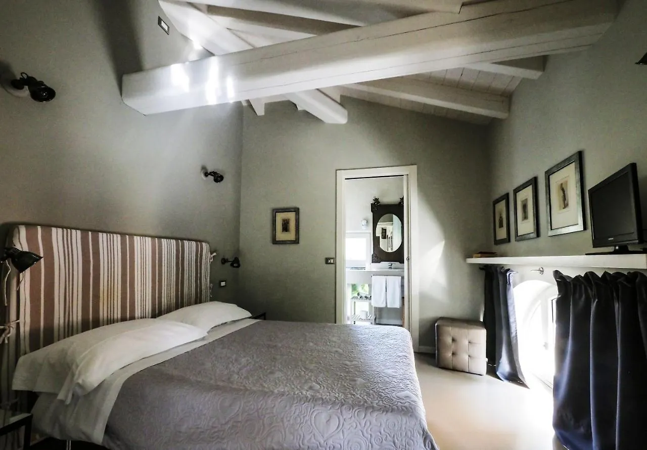 Corte Merighi Charming Rooms Βερόνα Bed and Breakfast